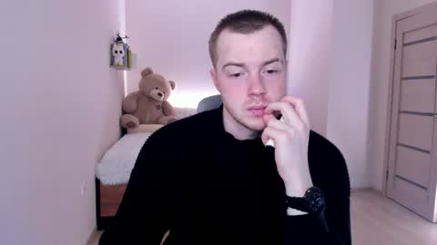 Snapshot of toohornyserj chatting on January 4, 8:27 pm toohornyserj online show from January 4, 8:27 pm