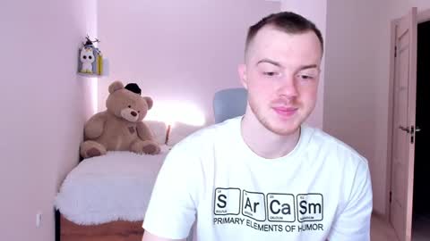 Snapshot of toohornyserj chatting on January 12, 11:47 pm toohornyserj online show from January 12, 11:47 pm