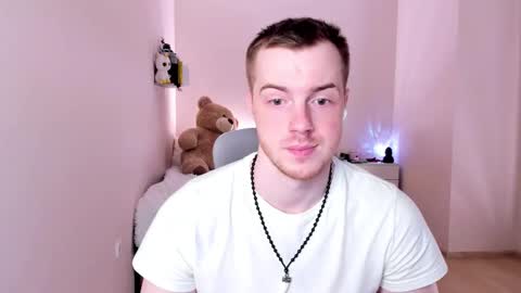 Snapshot of toohornyserj chatting on February 17, 1:36 am toohornyserj online show from February 17, 1:36 am