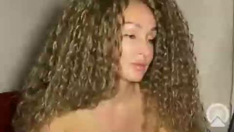 Leila online show from February 21, 6:48 pm