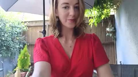 Topsy online show from December 23, 7:03 am