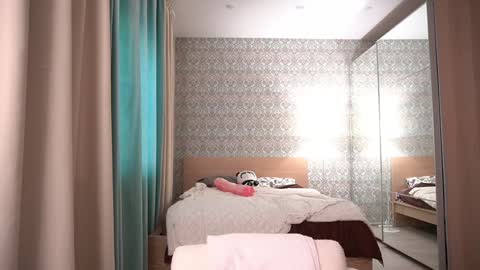         online show from February 26, 1:46 am