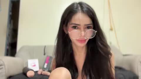 JIAN online show from April 18, 4:09 pm