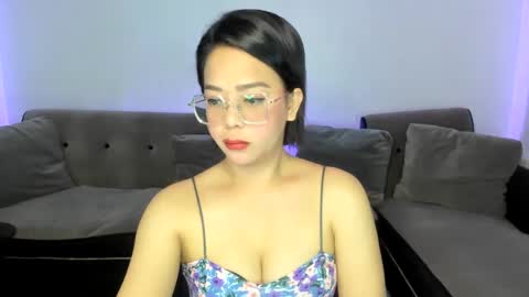 Sue online show from March 5, 12:05 am