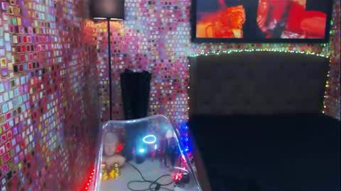 Snapshot of transplayfullolivia chatting on February 7, 6:13 pm KYLIE BELLA TS online show from February 7, 6:13 pm