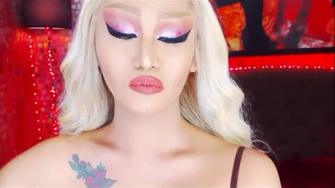 Snapshot of transplayfullolivia chatting on March 12, 9:23 am KYLIE BELLA TS online show from March 12, 9:23 am