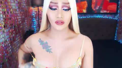 Snapshot of transplayfullolivia chatting on February 10, 5:58 am KYLIE BELLA TS online show from February 10, 5:58 am