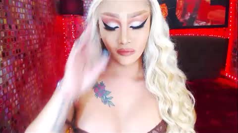 Snapshot of transplayfullolivia chatting on March 9, 3:05 pm KYLIE BELLA TS online show from March 9, 3:05 pm