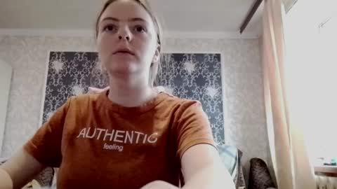 Mari online show from April 28, 3:27 pm