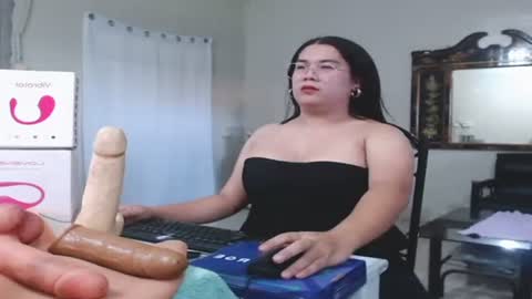 travelergirl online show from July 19, 1:08 am