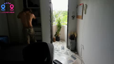 travis bakerr online show from September 17, 9:40 pm