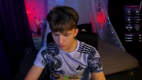 Travis online show from November 6, 8:12 pm