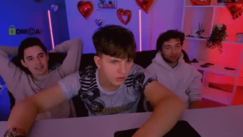 Travis online show from February 27, 10:08 am