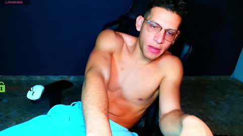 TRAVIS. online show from January 30, 1:00 am