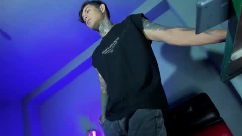 TRAV - INDEPENDENT MODEL online show from September 21, 3:54 am