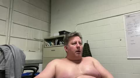 Snapshot of treborinthesky chatting on February 28, 12:43 am treborinthesky online show from February 28, 12:43 am