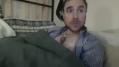 TreeHugger queer online show from November 18, 10:02 pm