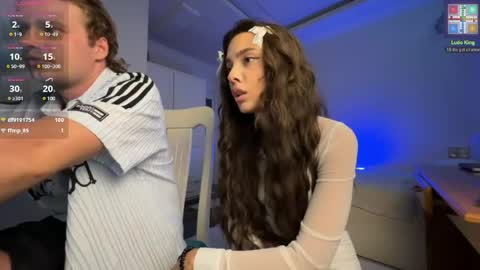 Sarah And Jon online show from April 17, 5:43 am