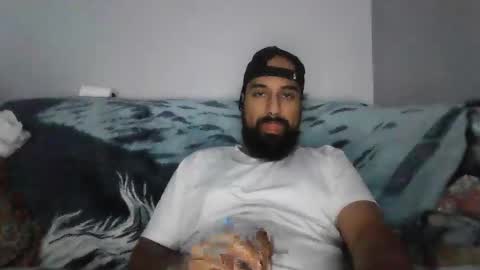 Snapshot of treygillz chatting on January 20, 6:10 am TRY GLL online show from January 20, 6:10 am