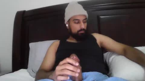 Snapshot of treygillz chatting on December 16, 12:15 am TRY GLL online show from December 16, 12:15 am