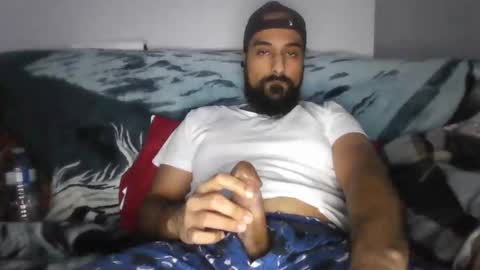 Snapshot of treygillz chatting on January 6, 6:25 am TRY GLL online show from January 6, 6:25 am