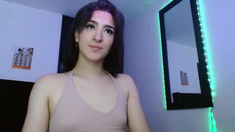 triana_damelio online show from November 14, 6:54 pm
