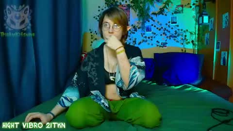 trickykitsune online show from May 24, 4:13 pm