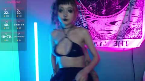 Trish online show from August 9, 7:40 pm
