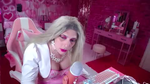 trista_doll online show from December 15, 11:09 pm