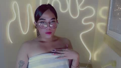 trixie_foxslut online show from January 9, 11:27 am