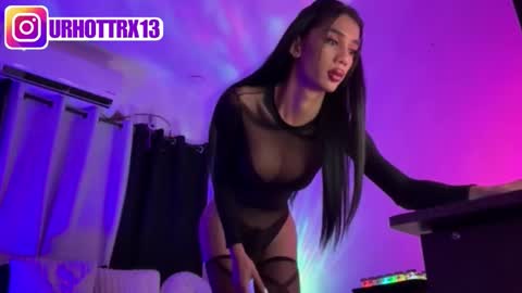 trixieemerald online show from December 13, 8:59 pm