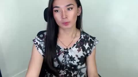 Snapshot of trixieliciouss chatting on October 13, 3:14 pm trixieliciouss online show from October 13, 3:14 pm