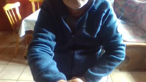 trobelle online show from April 19, 10:27 am