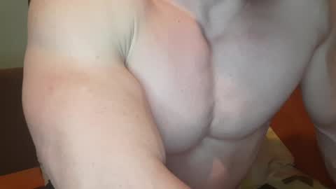 Snapshot of troncq chatting on January 30, 6:43 pm Troncq online show from January 30, 6:43 pm