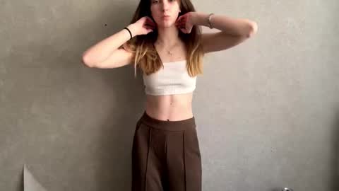 Hello Viola here   Help me to make 50 thumbs up 333 online show from March 7, 12:38 pm