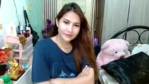 SHENA  online show from November 29, 11:01 pm