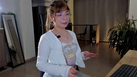 Tsuky online show from November 5, 2:24 am