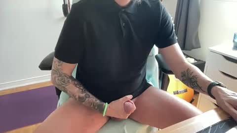 TT Boy2000 online show from April 9, 6:35 pm