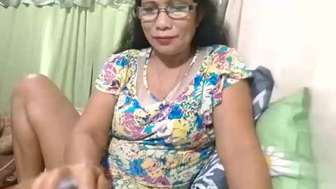 Mae online show from June 17, 11:10 pm