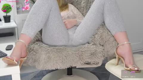 Anna online show from November 14, 7:21 am