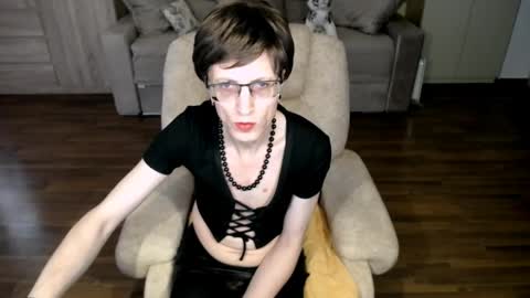 Clementine online show from April 17, 10:50 am