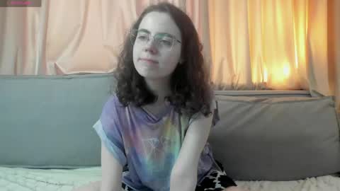 twannathidphy online show from May 3, 12:55 pm
