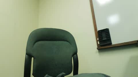 twayne29x online show from January 6, 10:14 pm