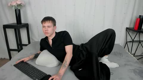 Angus online show from March 18, 6:36 pm