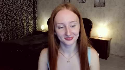 Snapshot of twilightserenade chatting on October 8, 11:38 am twilightserenade online show from October 8, 11:38 am