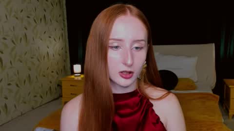Snapshot of twilightserenade chatting on October 10, 8:13 pm twilightserenade online show from October 10, 8:13 pm