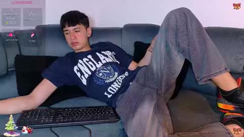 Mr Daren online show from December 4, 7:35 pm