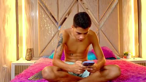 Snapshot of twink_davidx chatting on October 9, 8:03 pm Dani online show from October 9, 8:03 pm