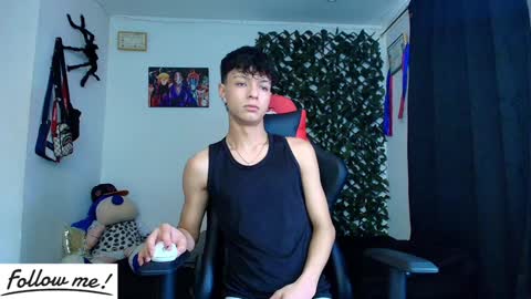 Snapshot of twink_sebas_ chatting on February 2, 5:48 pm Bad boy sebastian online show from February 2, 5:48 pm