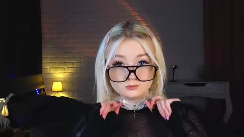 Snapshot of twinklefluff chatting on September 12, 3:03 pm twinklefluff online show from September 12, 3:03 pm